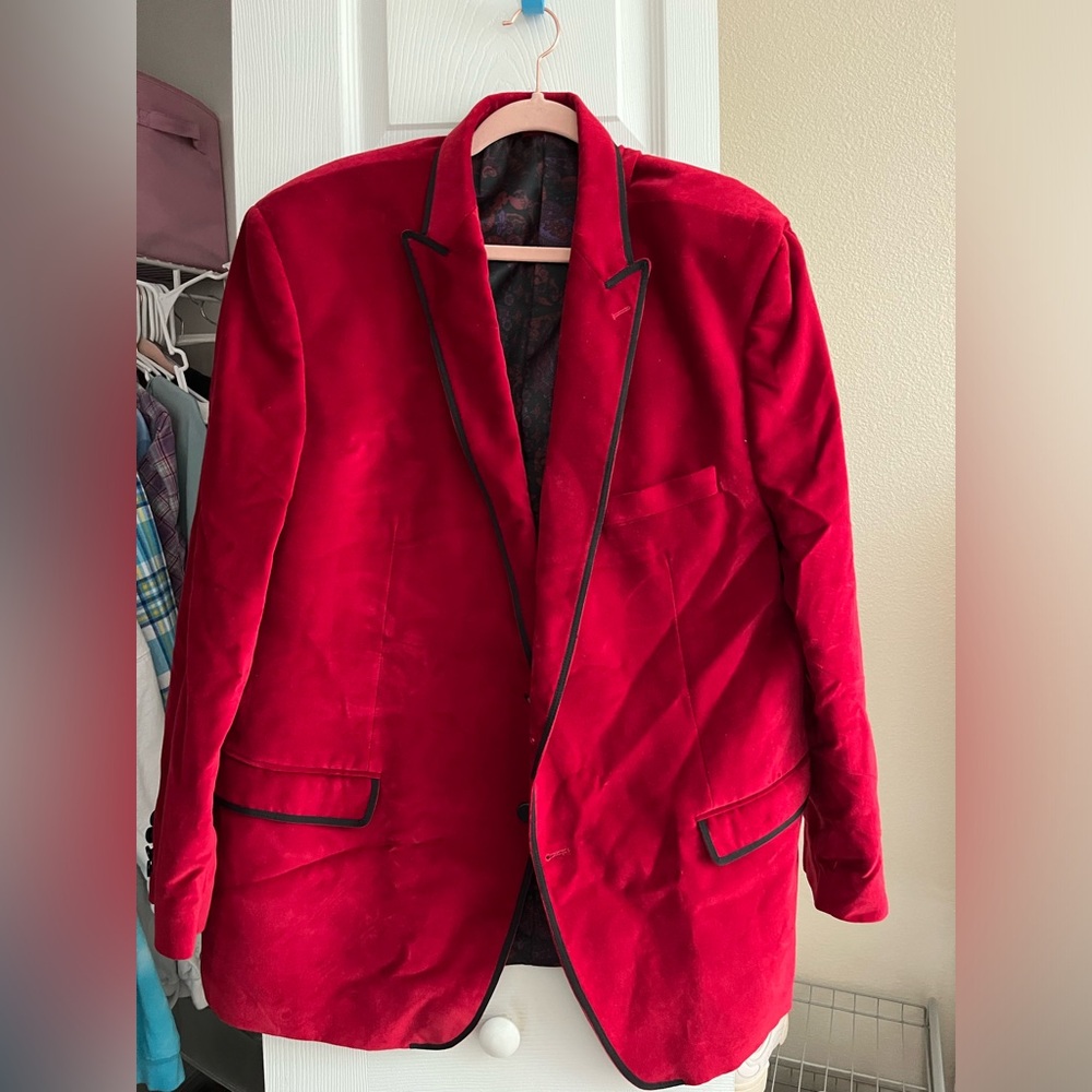 Men’s Van Heusen Red Velvet Blazer size 48R
